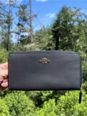 COACH Long Zip-Around Navy Pebble Leather Wallet with Gold Hardware AUTHENTIC